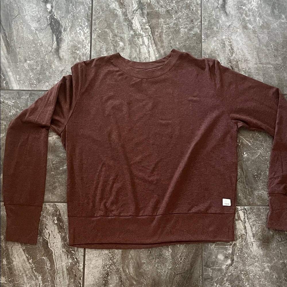 Vuori Women's halo Crewneck Top in Rich Brown